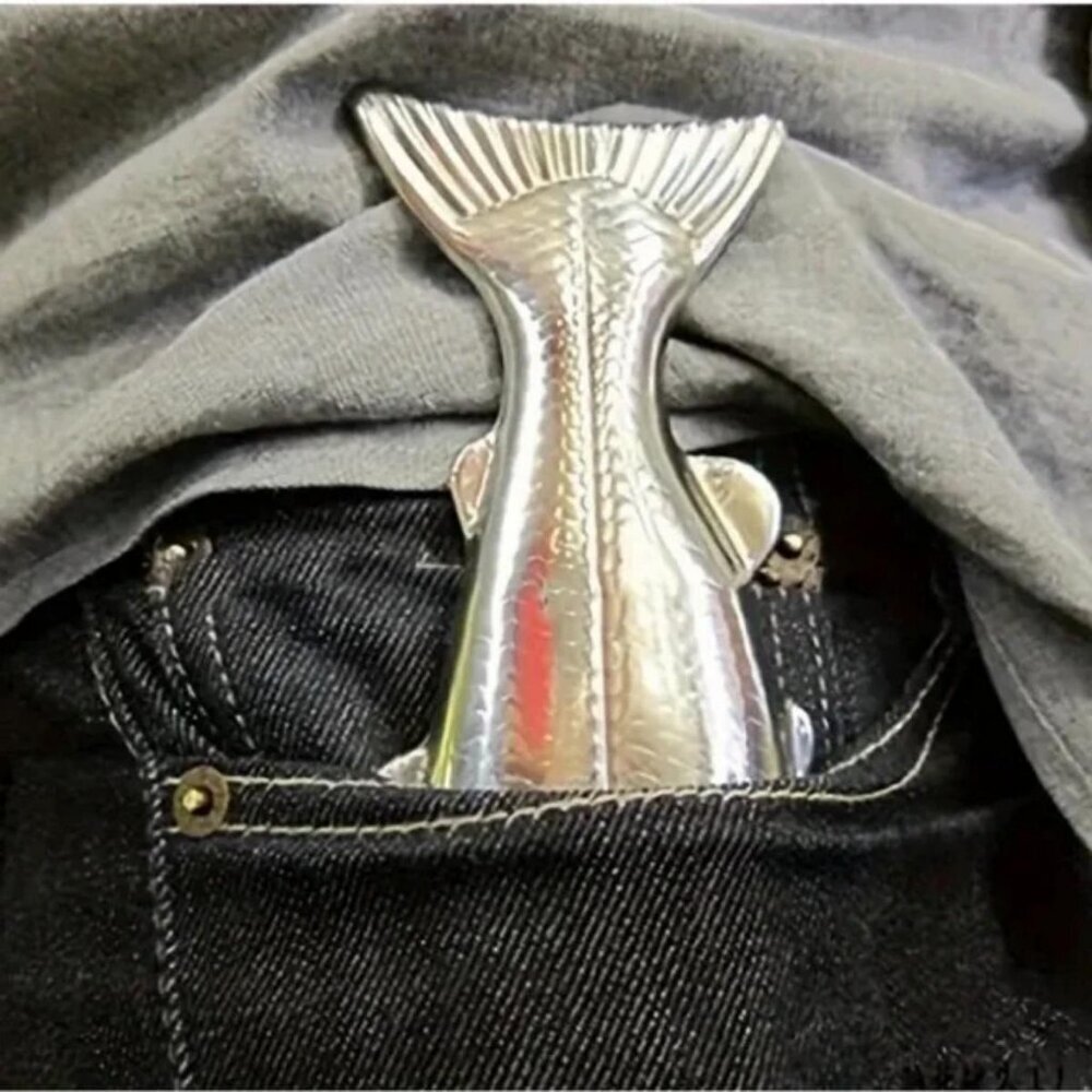 Bass Shaped Stainless Steel 5 oz Fish Whiskey Hip Flask NWT - Picture 3 of 6